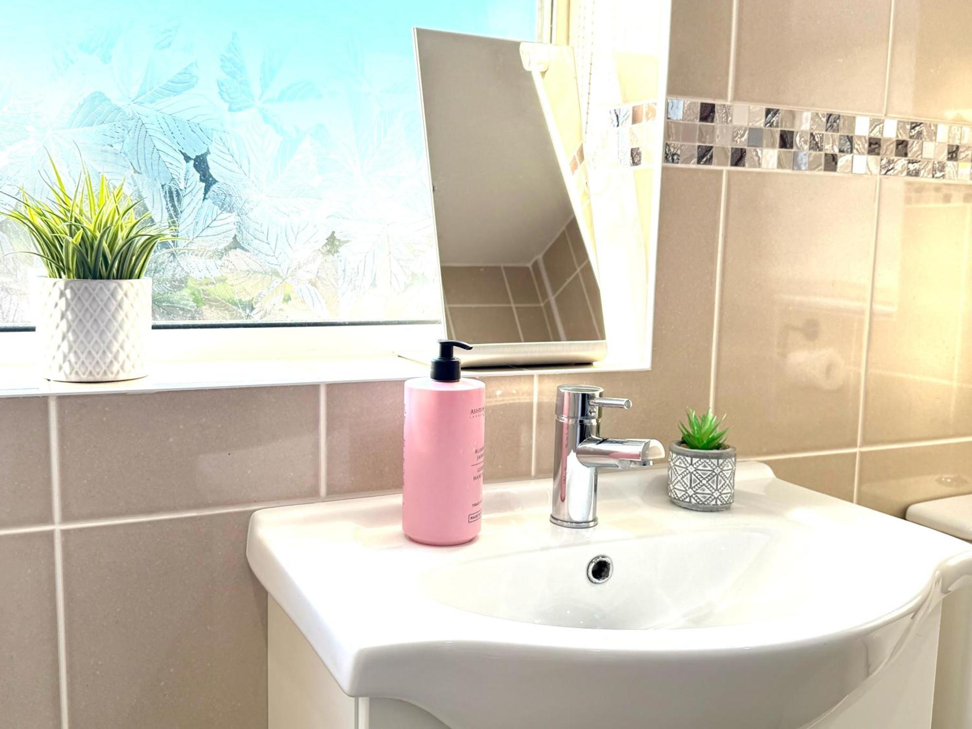 Stylish 3-Bedroom House With Garden & Free Parking'S, Prime Location With Private Garden Kidlington Extérieur photo