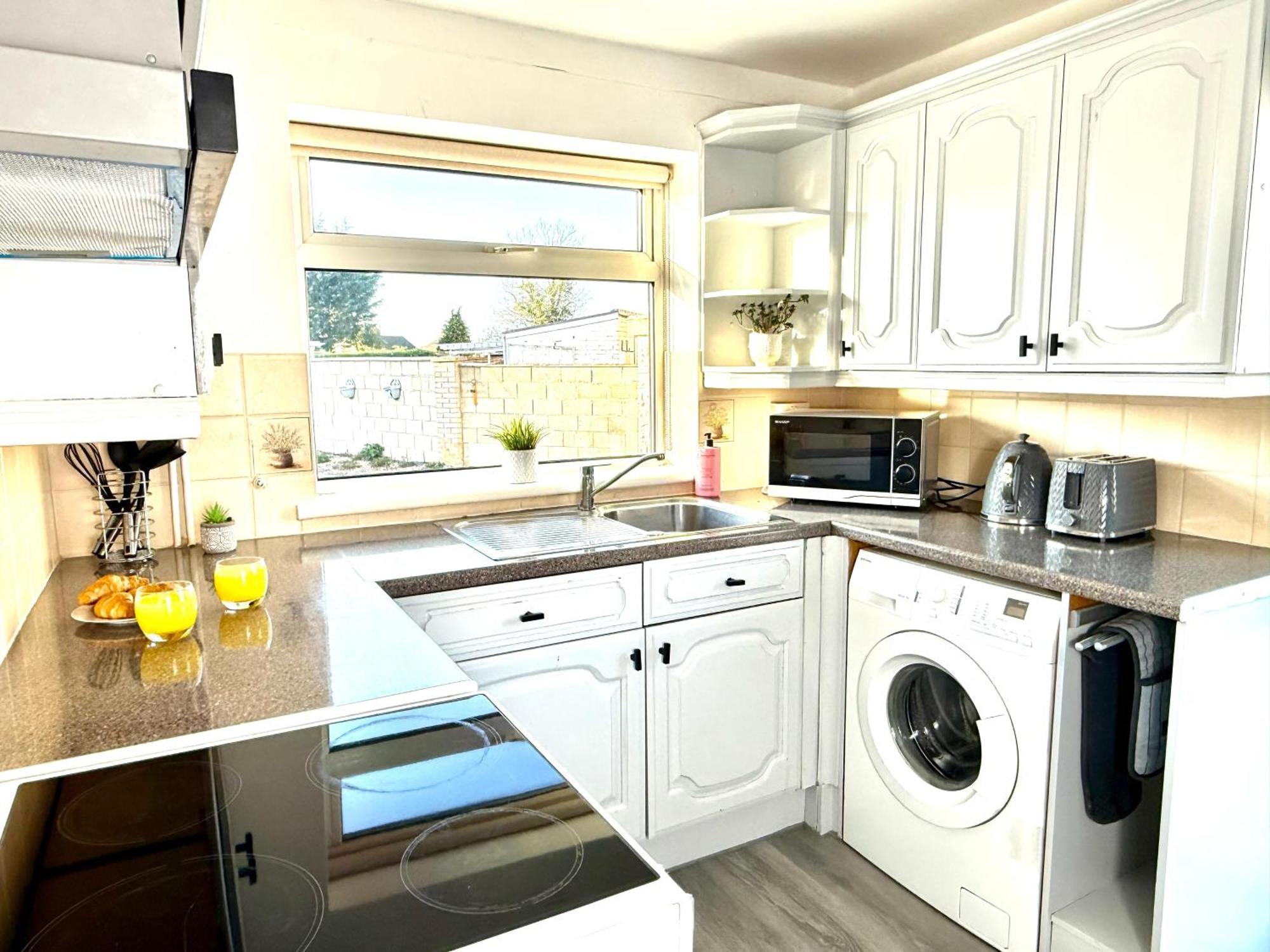 Stylish 3-Bedroom House With Garden & Free Parking'S, Prime Location With Private Garden Kidlington Extérieur photo
